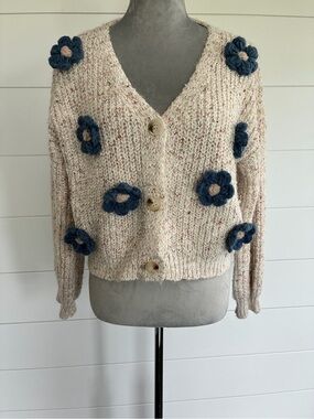 Luna Ivy chunky knit cardigan w/ 3D Flowers Sz S NWOT/0348